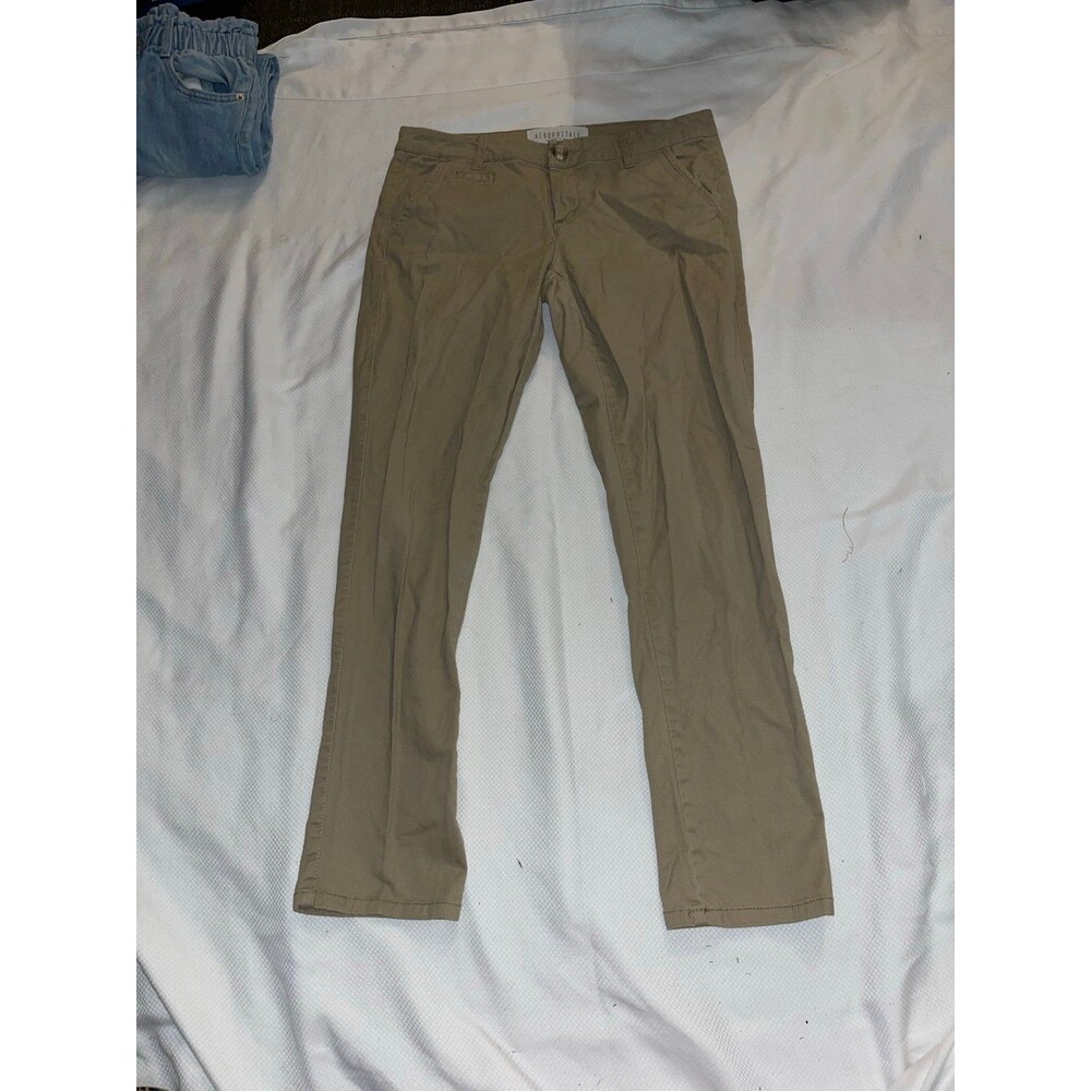Women’s Aeropostale Skinny Khakis Size 6 Short